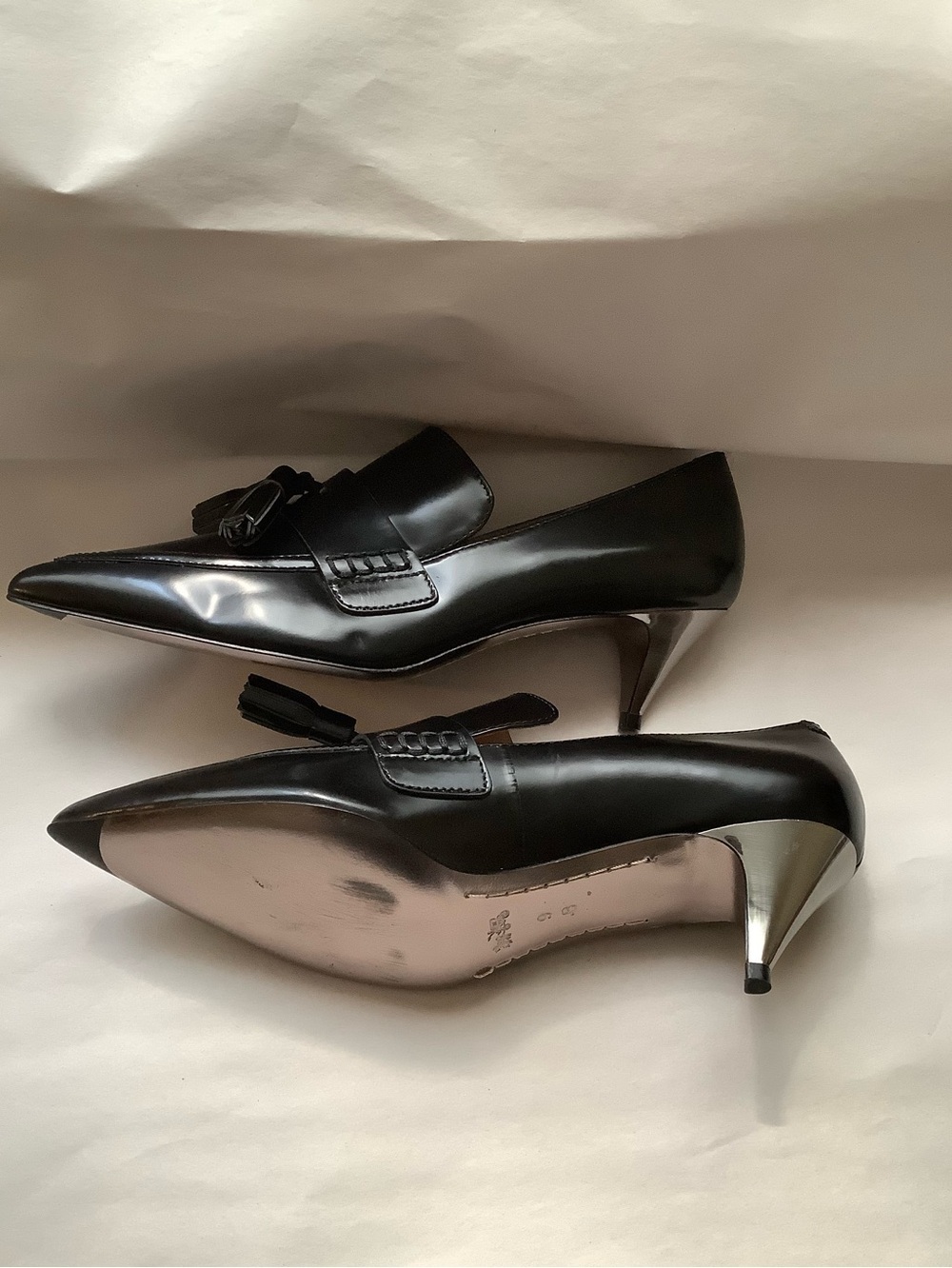 COACH| Wmns Black Leather Betty Heeled Loafer Tassle Sz 9B Office - Picture 5 of 13